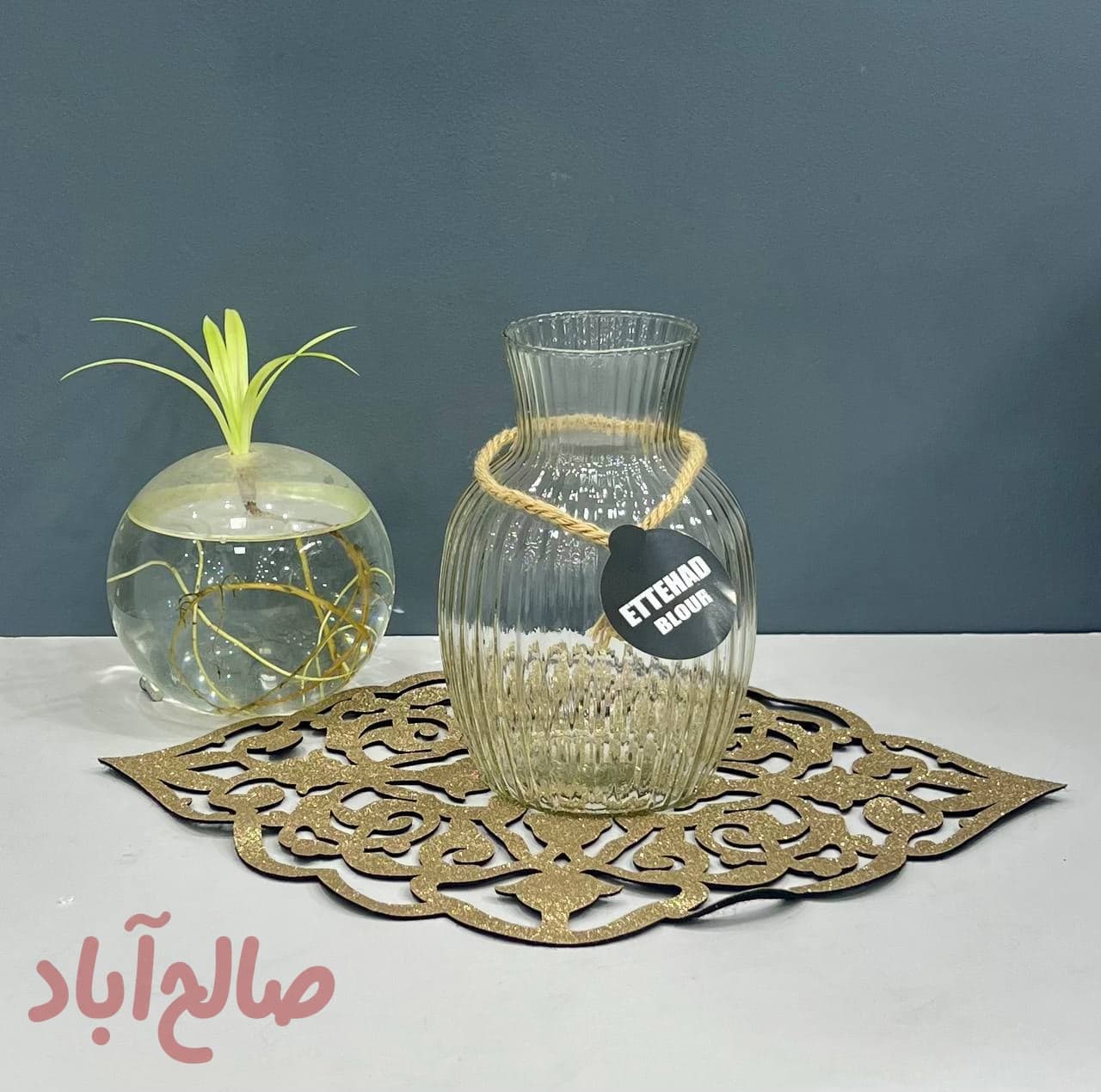 گلدان شیشه ای خمره ای